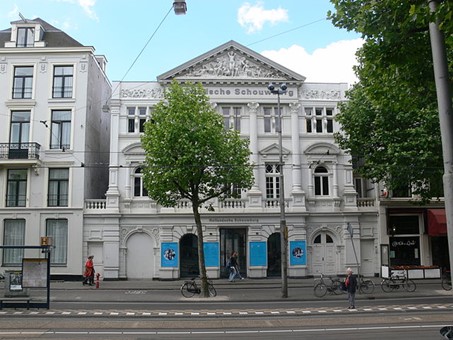 Hollandsche Schouwburg (Bron: Wikimedia Common; Andreas Praefcke)