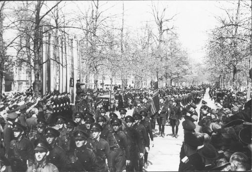 NSB parade, gefotografeerd door de "Fotodienst der NSB". Bron: Netwerk Oorlogsbronnen